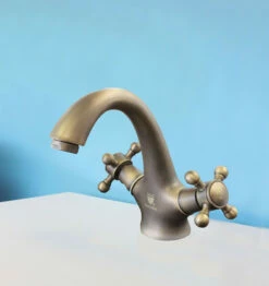 Two Handle Single Hole Bathroom Faucet